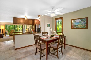 Condo, 1 phòng ngủ | Khu ăn uống