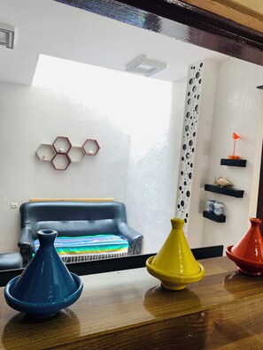 المنشأة من الداخل