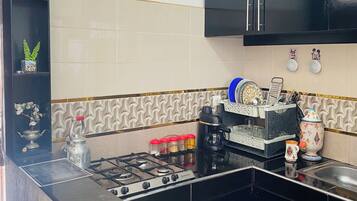 Fridge, microwave, oven, coffee/tea maker