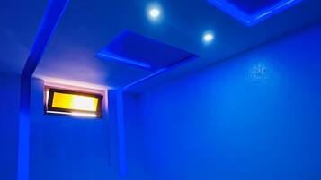 2 bedrooms, iron/ironing board, free WiFi