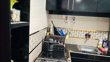 Frigorifero, microonde, forno, macchina per tè/caffè