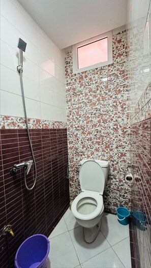 Shower, towels, soap, shampoo