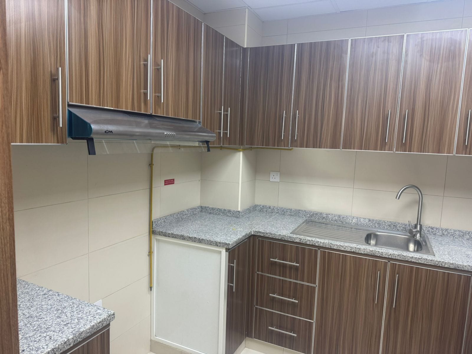 Deluxe Shared Dormitory | Shared kitchen facilities
