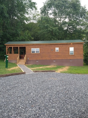 Exterior - Mountain Haven cabin  (Newland)