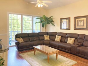 TV - Greenhaven 4 Bedrooms Pool Beach Access (Pawleys Island)