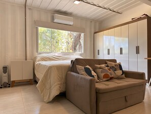 5 bedrooms, WiFi, bed sheets