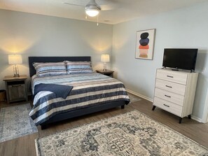 2 bedrooms, iron/ironing board, free WiFi, bed sheets