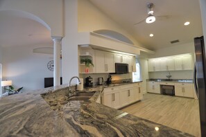 Private kitchen - Florida Gated Private Estate (Port Charlotte)