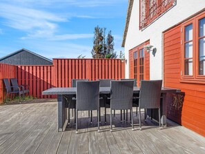House | Outdoor dining - Cozy Family Retreat - By Traum Ferienwohnungen (Blokhus)