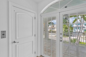 Interior - Oceanside Manor-Private Pool 30' Dock 360 view (Key Colony Beach)