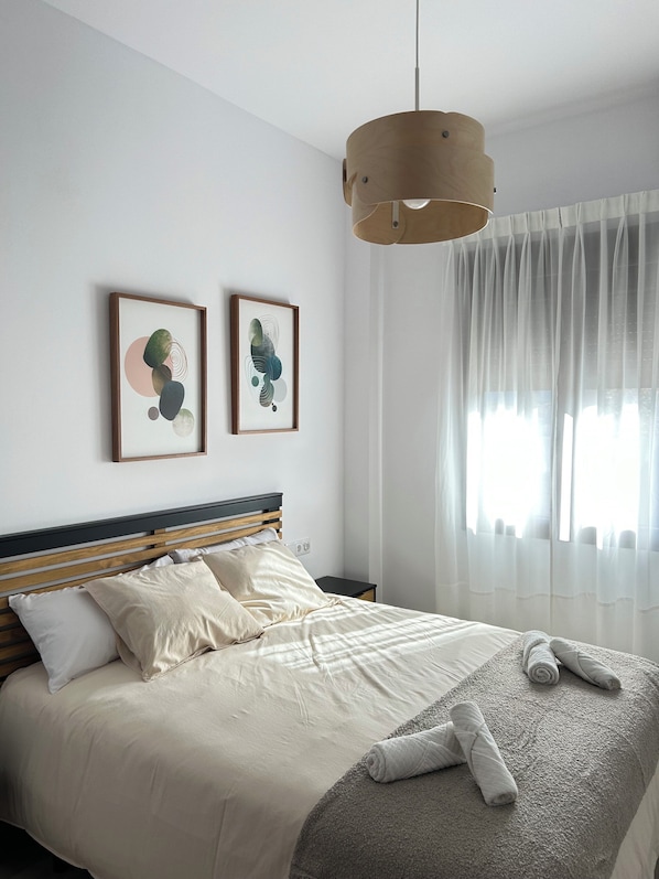 6 chambres, fer et planche à repasser, lit parapluie, Wi-Fi gratuit