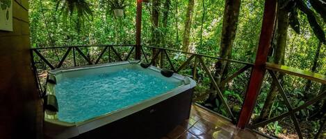 Bain à remous extérieur