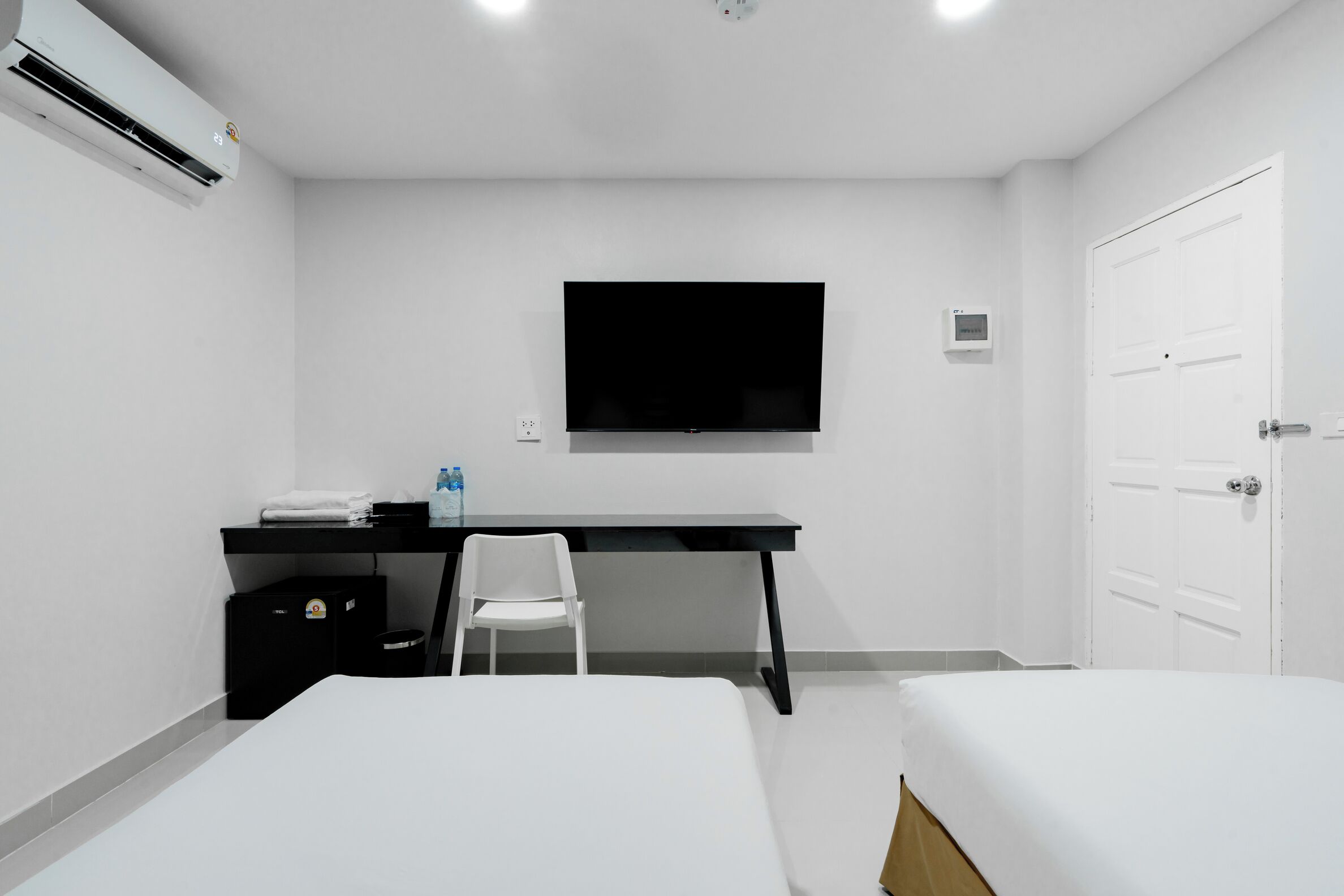 Basic Room | Desk, free WiFi