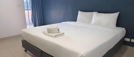 Standard Room, 1 Double Bed | Desk, free WiFi