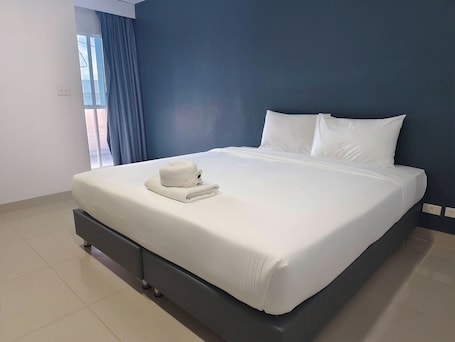 Standard Room, 1 Double Bed | Desk, free WiFi