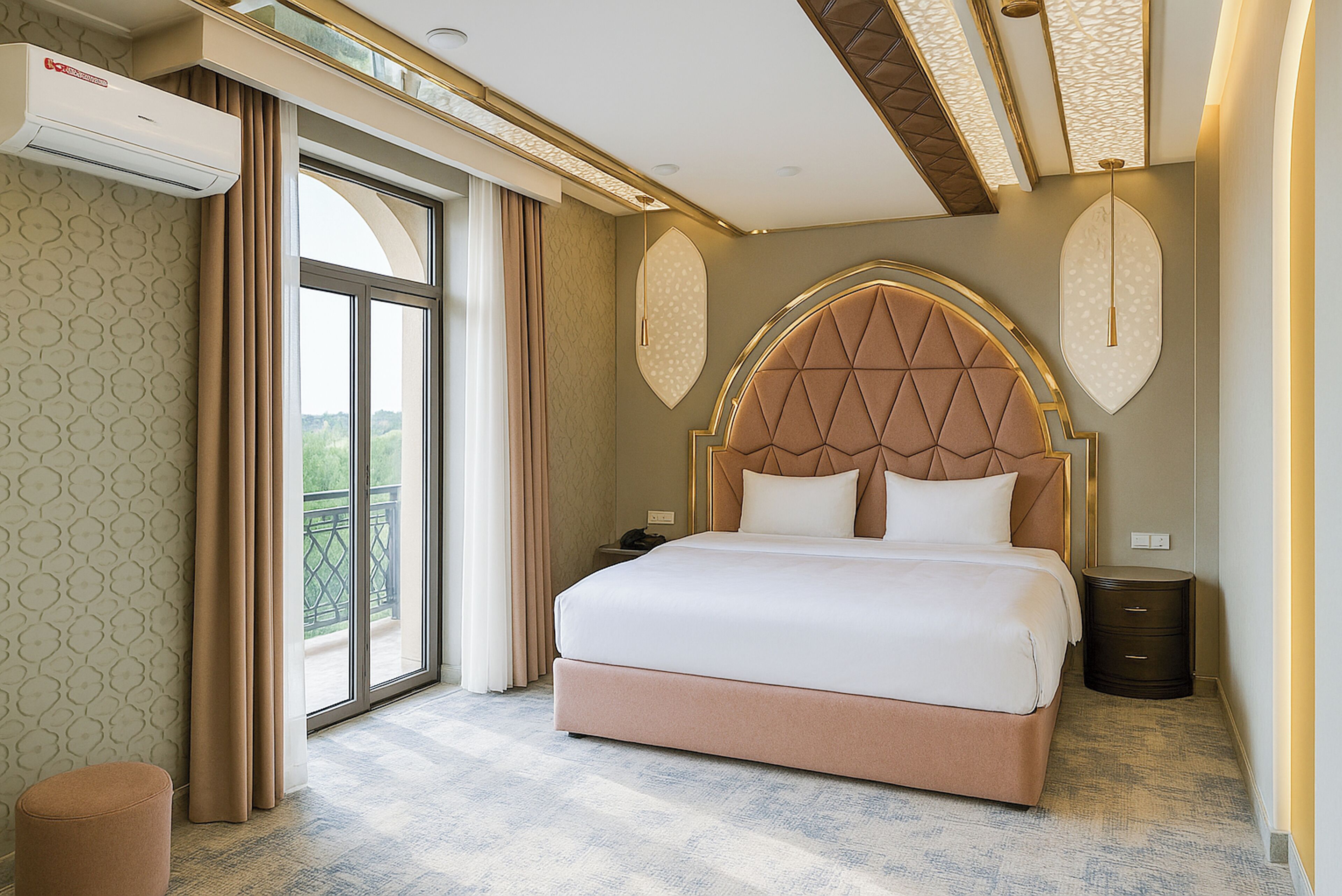 Suíte superluxo, sacada, vista para o canal | Frigobar, cofres nos quartos, individualmente decorados, escrivaninha