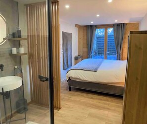 Fer et planche à repasser, Wi-Fi, literie fournie