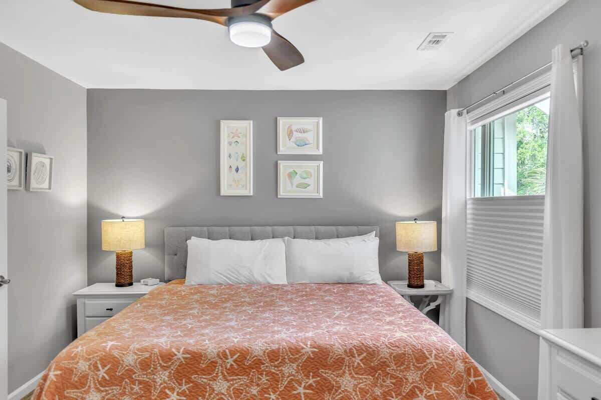 2 bedrooms, iron/ironing board, free WiFi, bed sheets
