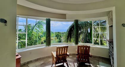 Cozumel Luxury Villa: Spacious 6-bedroom house in charming Cozumel