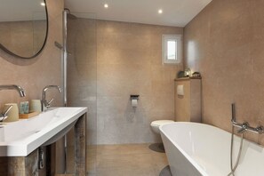 Hair dryer, towels, soap, toilet paper - Vacation home De Bospaddestoel (Putten)