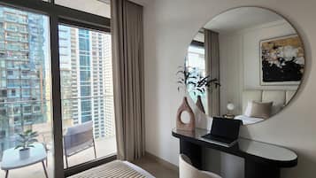 2 bedrooms, in-room safe, desk, iron/ironing board