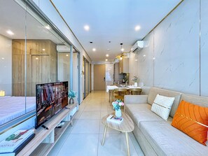 Family Apartment, 2 Bedrooms, Balcony | Living area