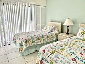 2 عدّة غرف نوم ومكواة/لوح كي وواي فاي وملاءات أسرّة