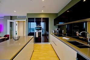 Fridge, microwave, oven, stovetop