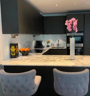 Private kitchen - Luxury Apto in Chelsea Residence  (London)
