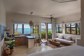 Premium-studio, yksityinen uima-allas, rannan lähellä | Allergiatestatut vuodevaatteet, tallelokero huoneessa, pimennysverhot