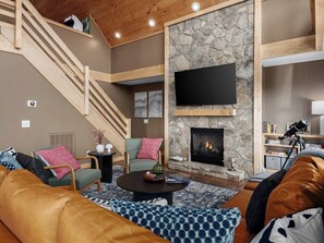 Smart TV, fireplace, table football, ping pong