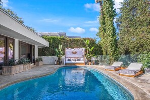 Pool - Beverly Hills Goldstein adjacent  house. (Beverly Hills)