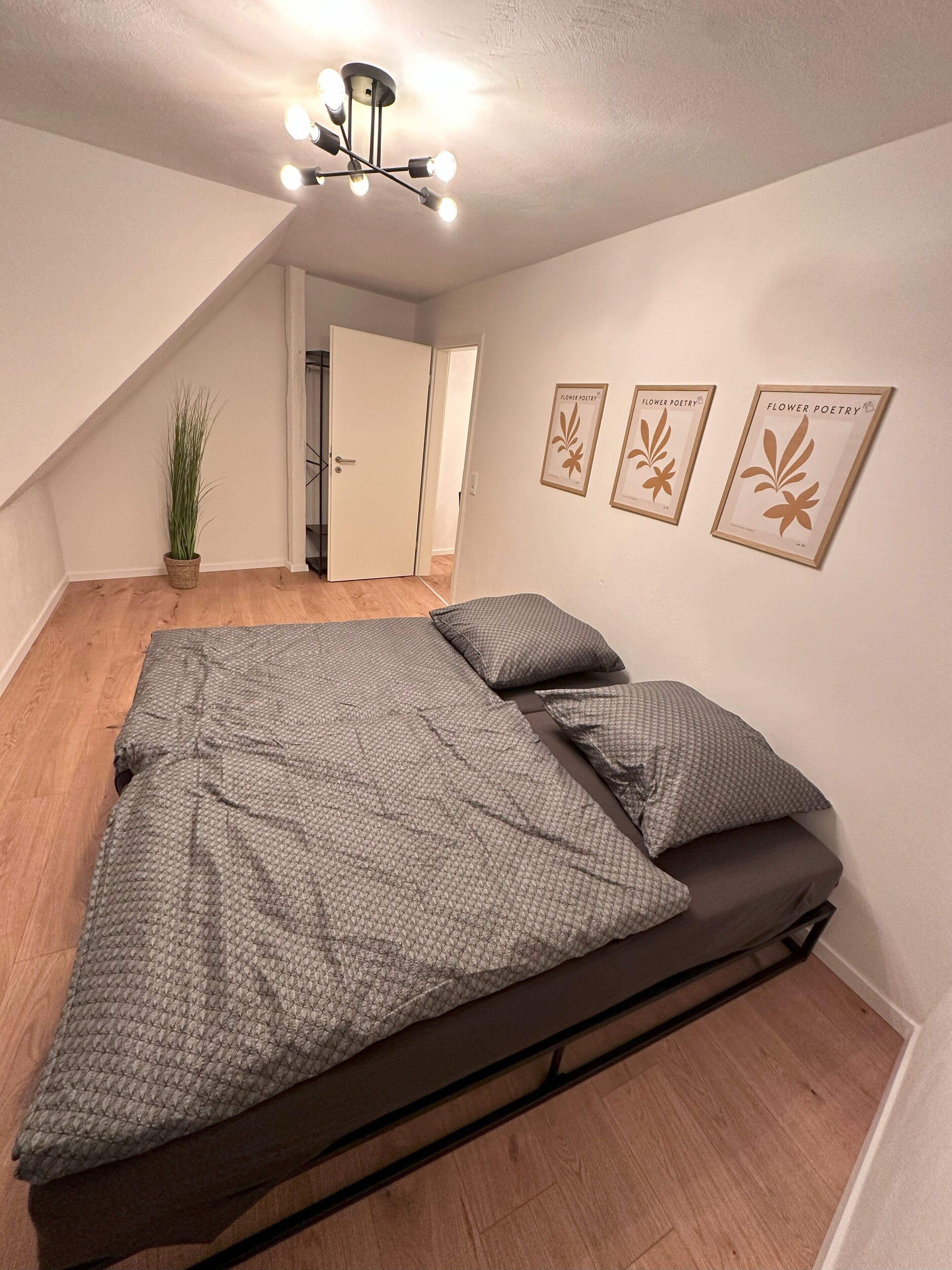 3 bedrooms, WiFi, bed sheets