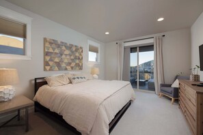 House, Multiple Beds, Patio, Mountain View (Elevated Escape EC)