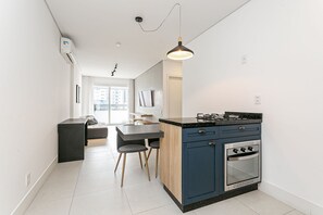 Fridge, microwave, oven, coffee/tea maker