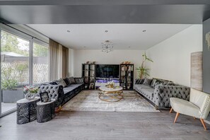 Smart TV, fireplace, video games, computer monitors - VILLA KOZY (Neuilly-Plaisance)