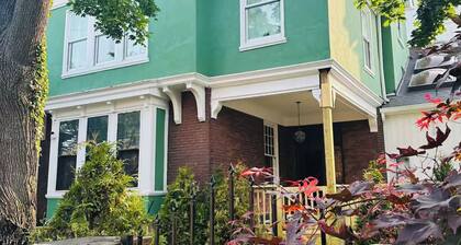 4 br 2 baClassical Victorian Home Off Walnut Street in Shadyside Pittsburgh