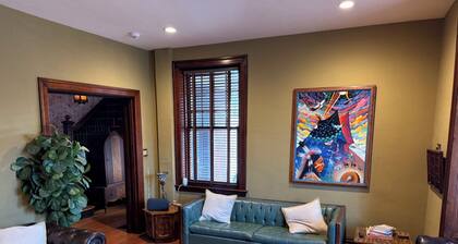 4 br 2 baClassical Victorian Home Off Walnut Street in Shadyside Pittsburgh