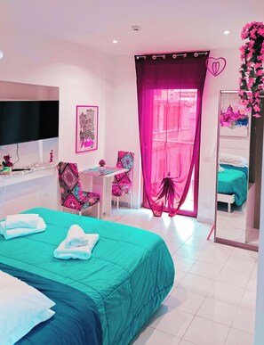 1 camera, ferro/asse da stiro, Wi-Fi, lenzuola