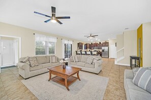 TV, table football - Lovely 6 Bed Family Pool Home with Game Room-1422M (Davenport)