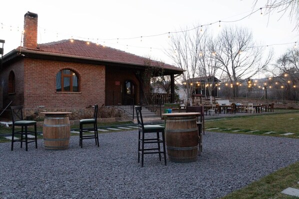 Exterior - Dunna and Barba (Avanos)