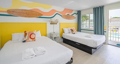 Royal Palms Motel