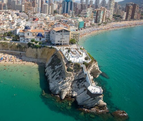 Luxury 3 Bed modern villa with private pool only 8 minutes from Airport & beach