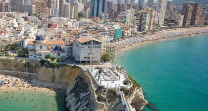 Luxury 3 Bed modern villa with private pool only 8 minutes from Airport & beach