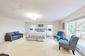 5 bedrooms, WiFi, bed sheets