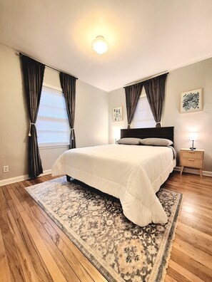 2 habitaciones, tabla de planchar con plancha, wifi y ropa de cama 