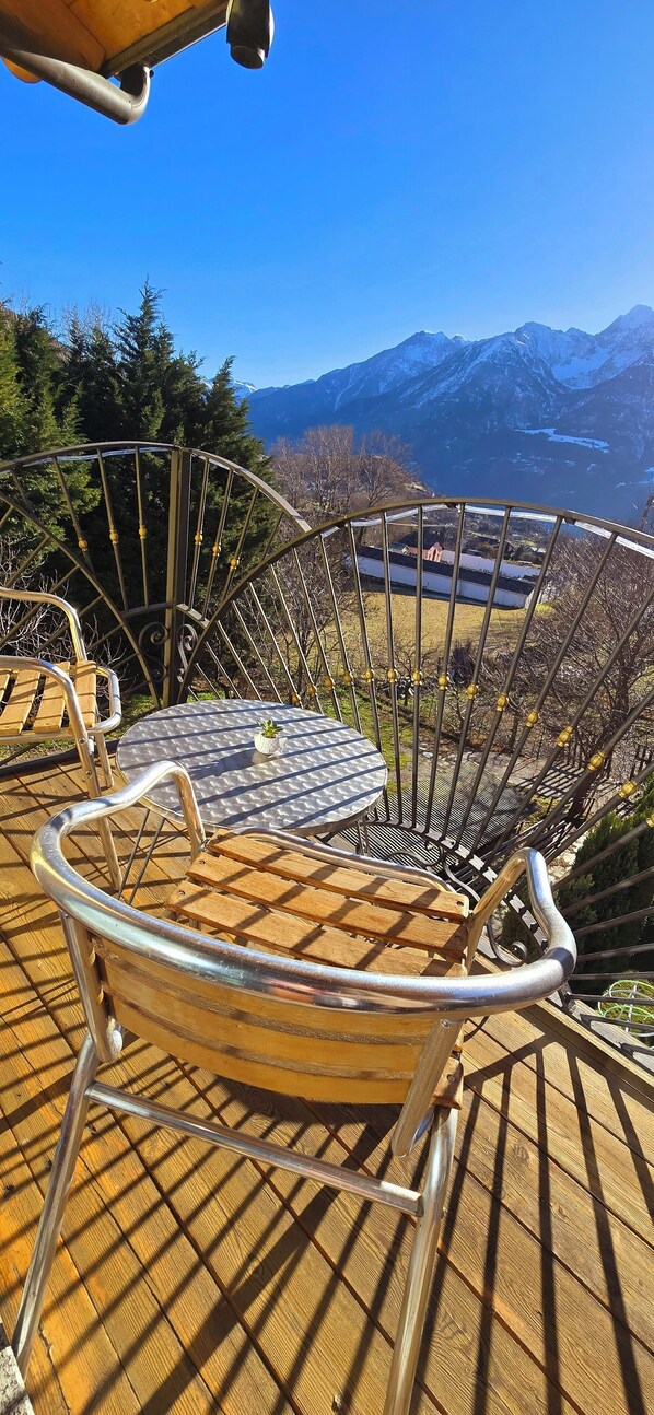 屋外ダイニングエリア