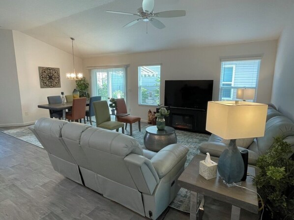 Smart-TV, Kamin, Computerbildschirme