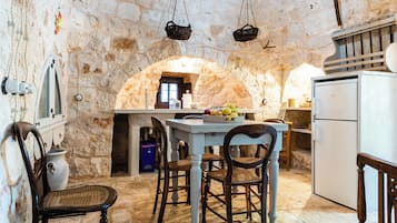 Residenza Deluxe, vista giardino | Cucina privata