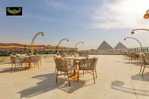 شرفة على السطح